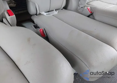 2011 Toyota Sienna Xle V6 z USA, uszkodzony, nr VIN 5TDYK3DC1BS007266